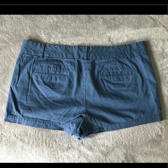 Bundle of size 14 Loft shorts. - Picture 8 of 9